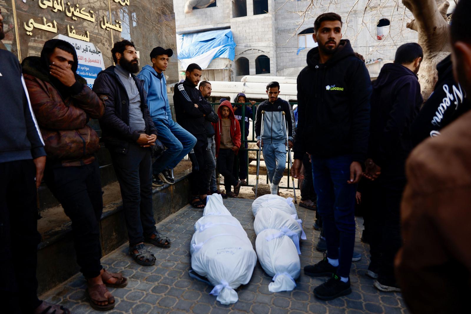 Izrael ismét csapásokat mért a Gázai övezetre, 17-en meghaltak, többségében nők és gyerekek