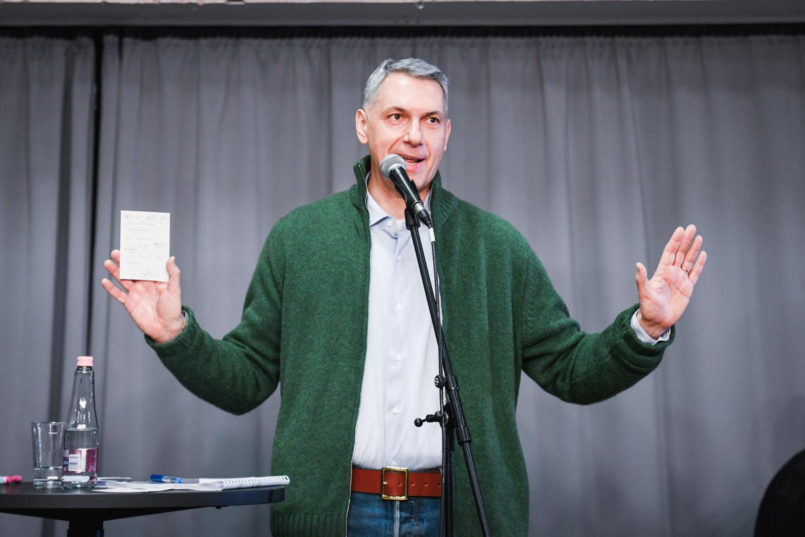 Cáfolja Lázár Jánost a rendőrség, senkit nem igazoltattak a gyöngyösi fórumon