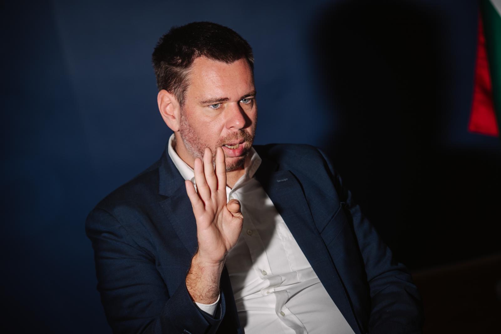 Vitézy Dávid: Kudarcba fulladt az ősszel kiírt HÉV-járműtender, Lázár János 114 milliárd forint kárt okozott Magyarországnak