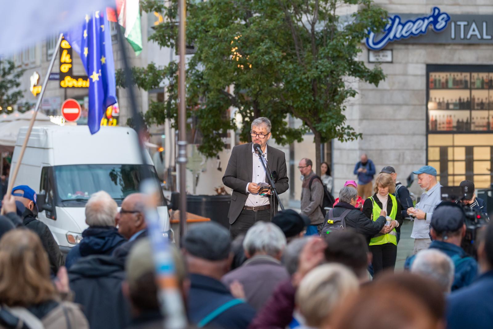 Hadházy Ákos megmérette, hányan szavaznának egy pártra, amelynek ő lenne a listavezetője