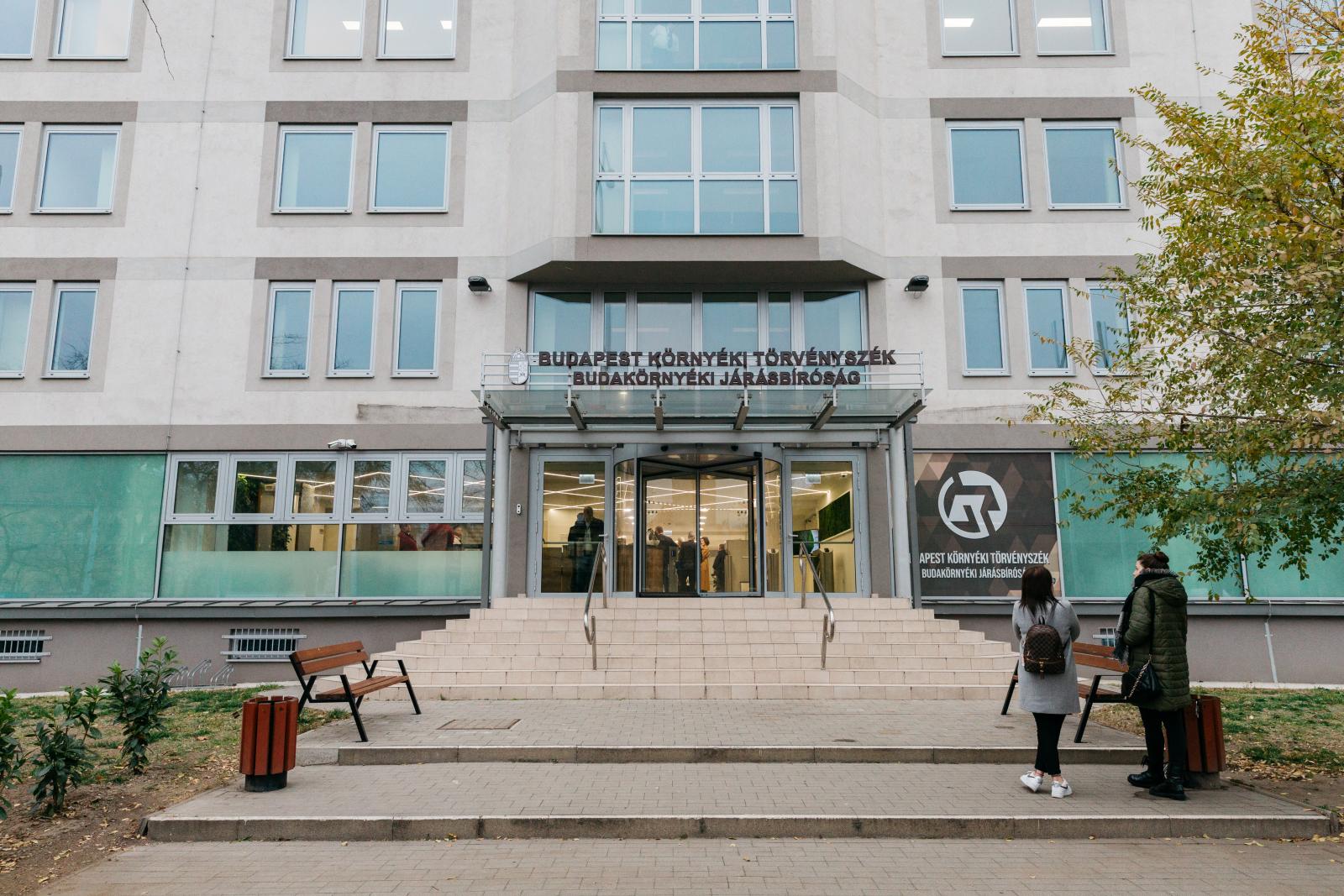 Hiába az Orbán-kormány rendelete, a bíróság nem szüntette meg Szigetszentmiklósnak a szolidaritási hozzájárulás miatt indított perét