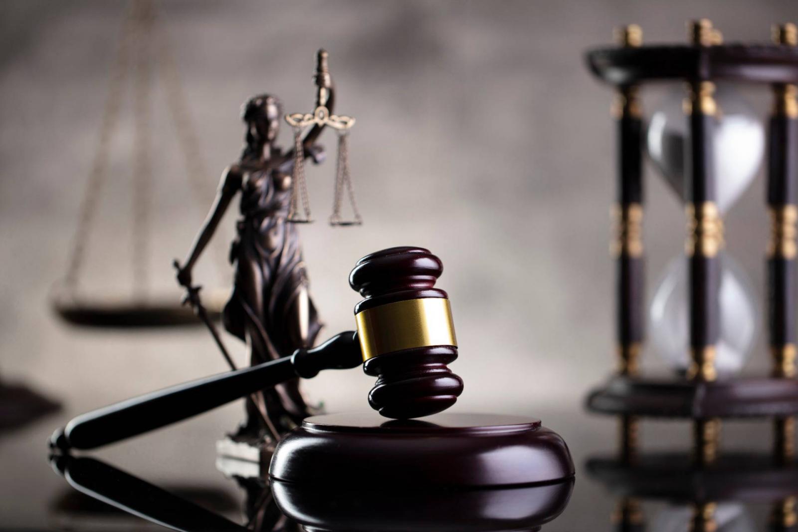 A Magyar Ügyvédi Kamara is bírálja az Orbán-kormány új rendeletét, mert közvetlen beavatkozást jelent a bíróságok független ítélkezési tevékenységébe