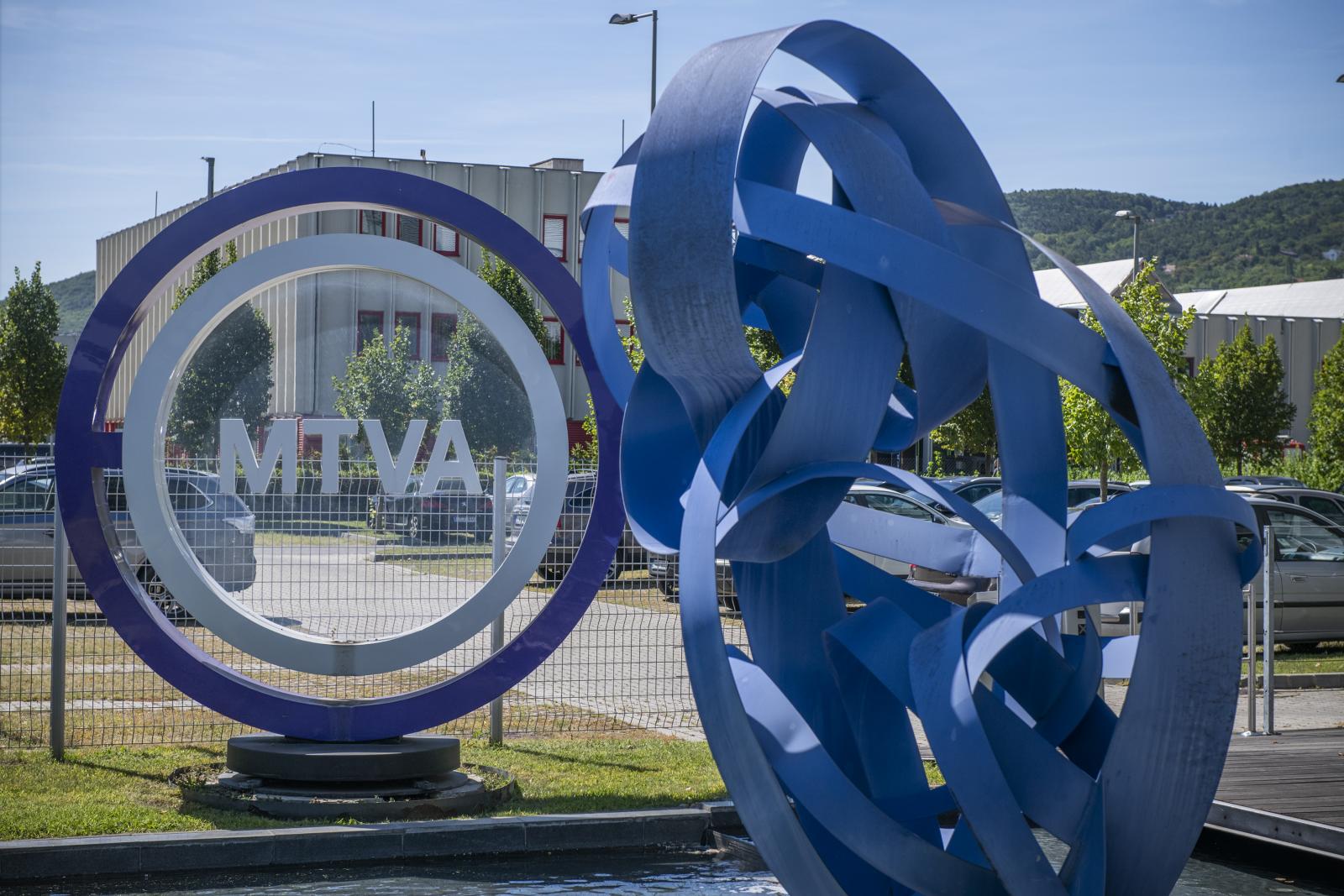 Még nem alakult meg az állami média választási irodája