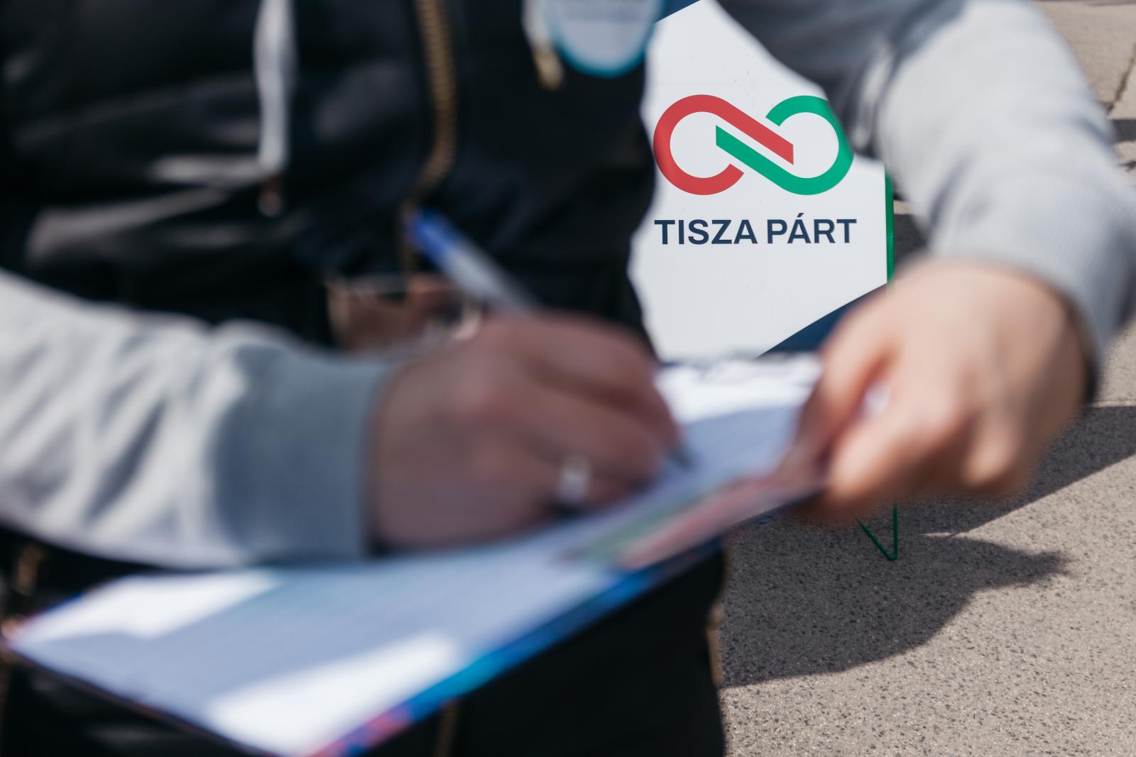 Tíz százalékkal vezet a Tisza Párt egy Fidesznek készült belső közvélemény-kutatás szerint