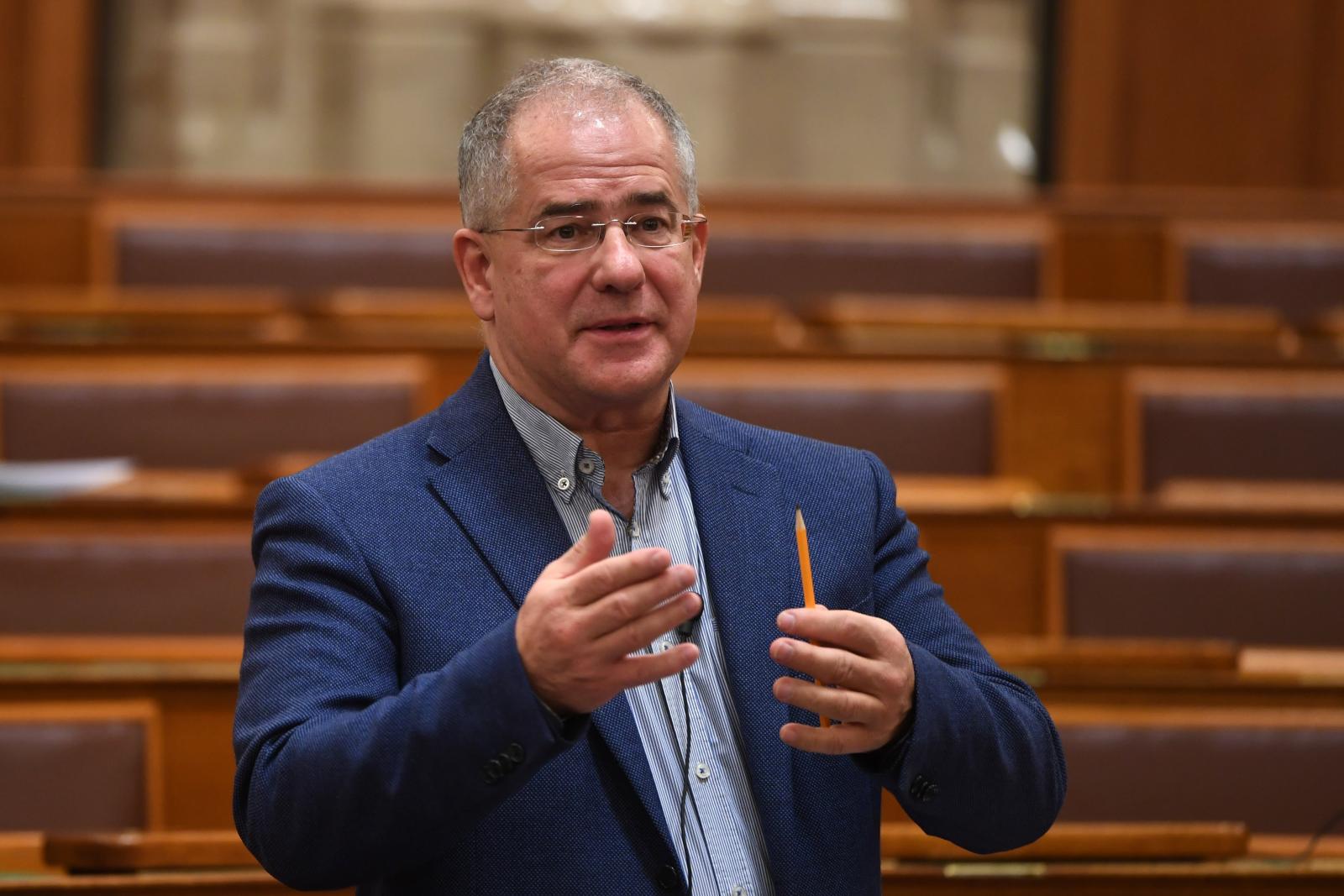 Sikkasztás gyanúja miatt kihallgatták a Bászna-Gabona képviselőjét