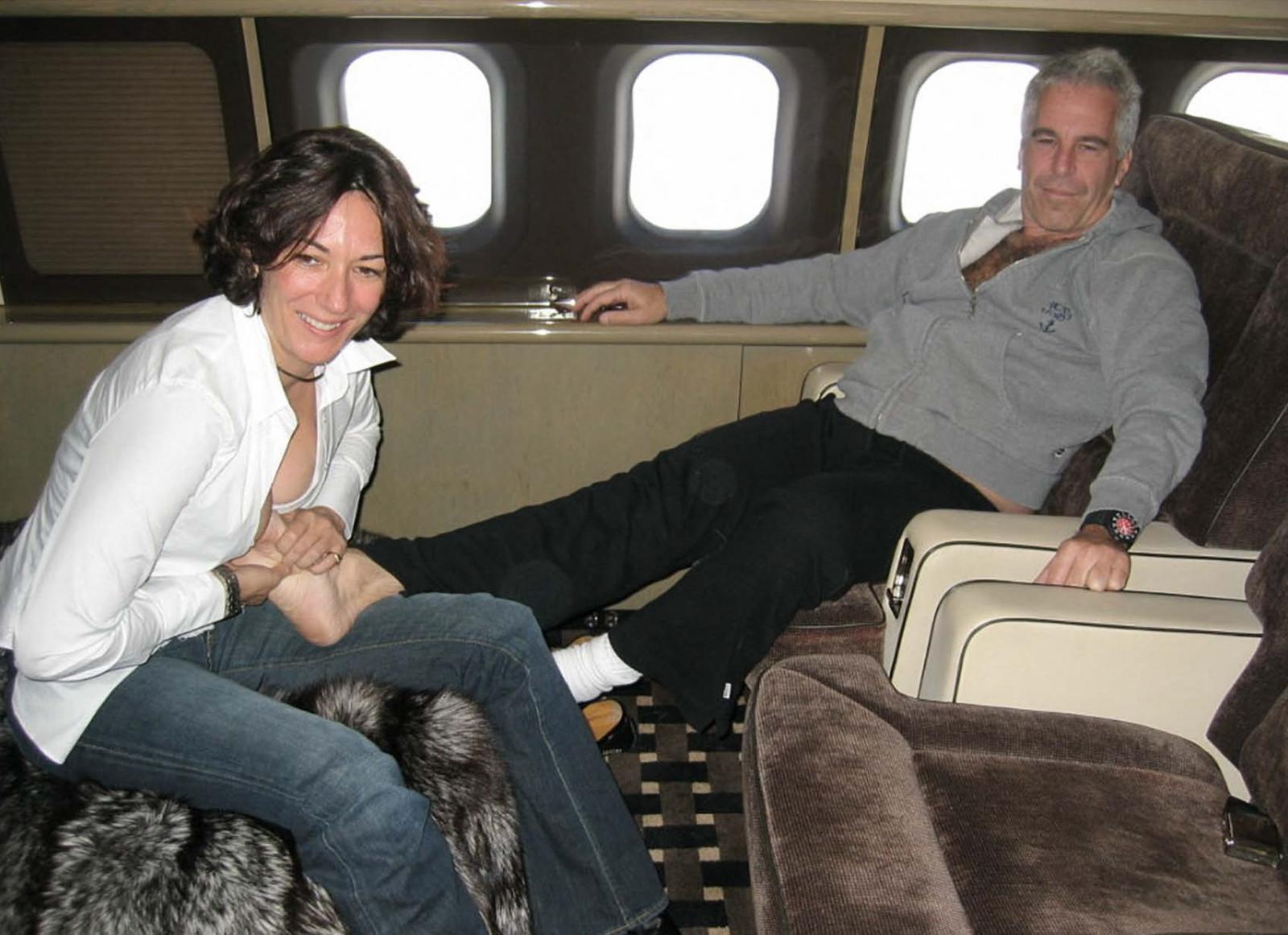 Kegyelemért hajlandó beszélni Jeffrey Epstein egykori szeretője és bűntársa