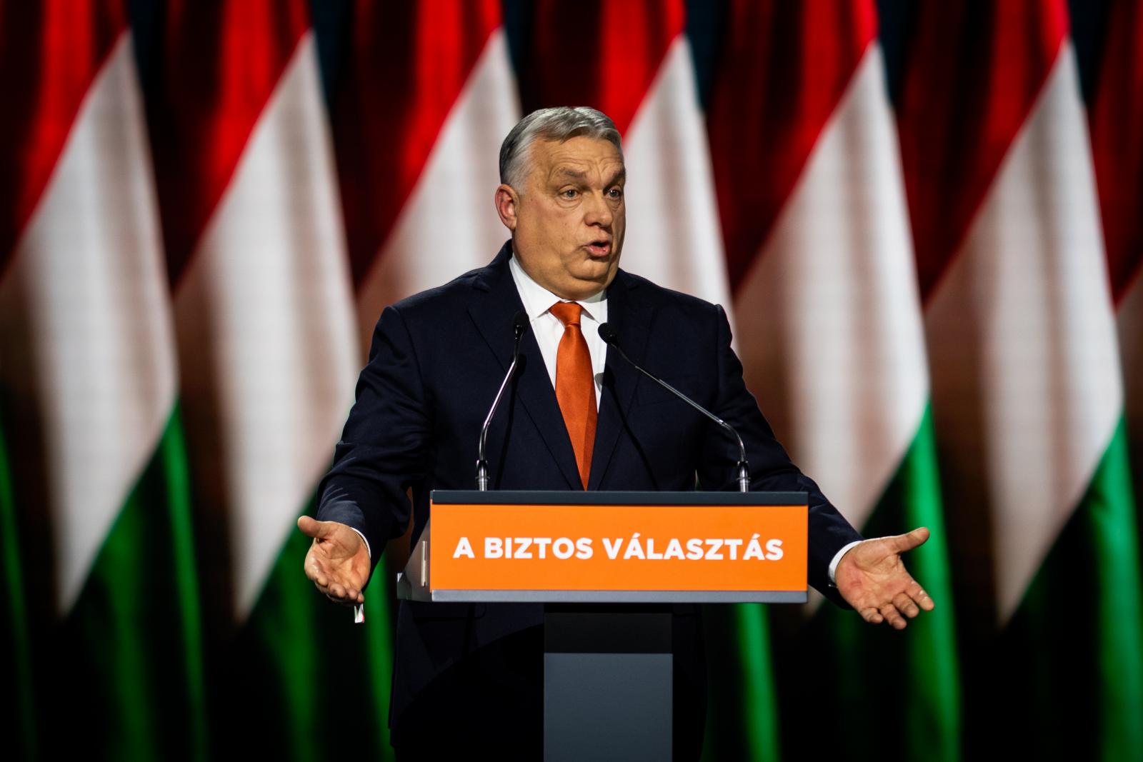 Orbán Viktor: Ha az európaiak meggyújtják a tetőt a saját fejük fölött, az ő dolguk, nekünk Magyarországgal kell foglalkoznunk