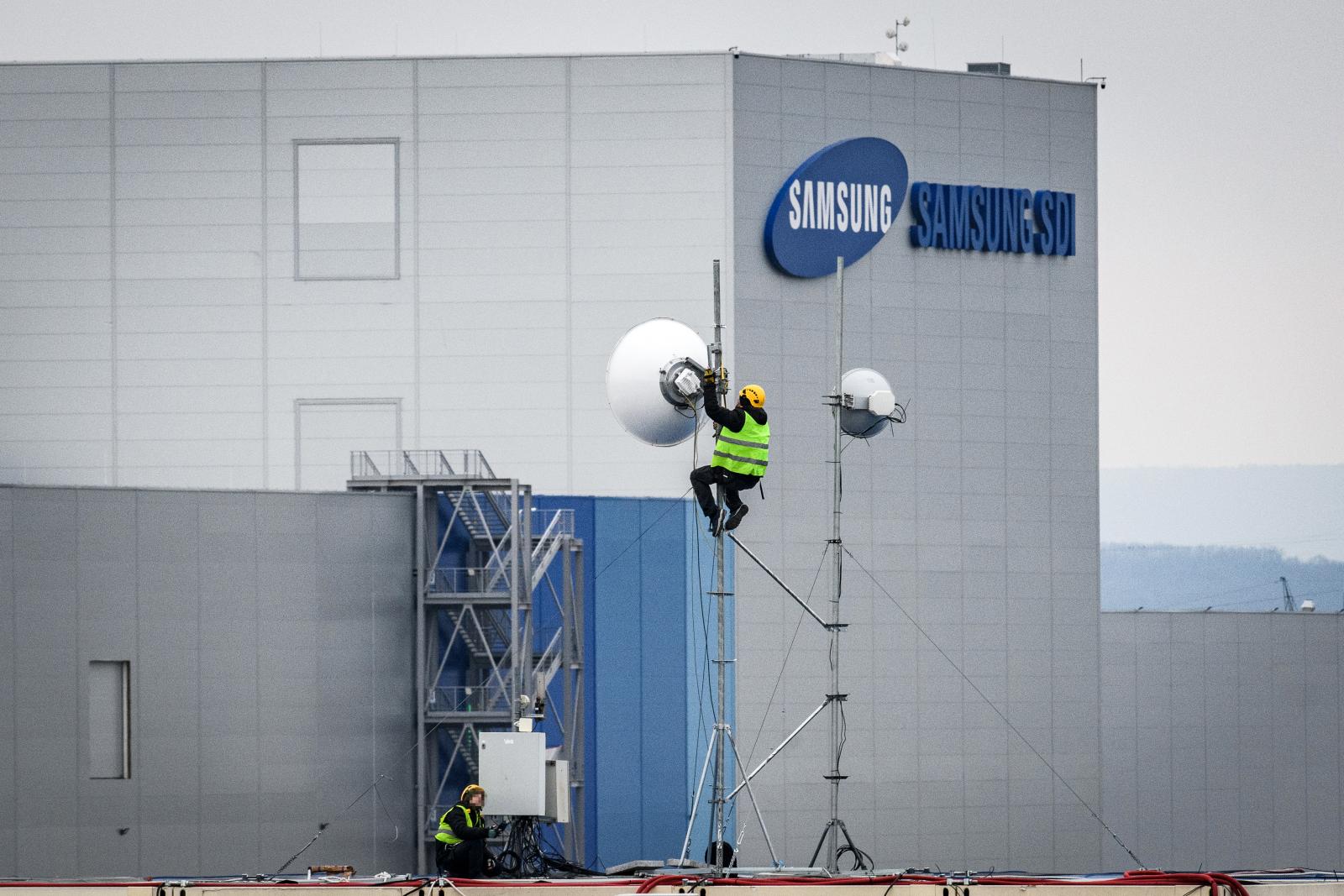 Az Orbán-kormány tagad, de visszaüthet a Fideszre a gödi akkugyár botránya