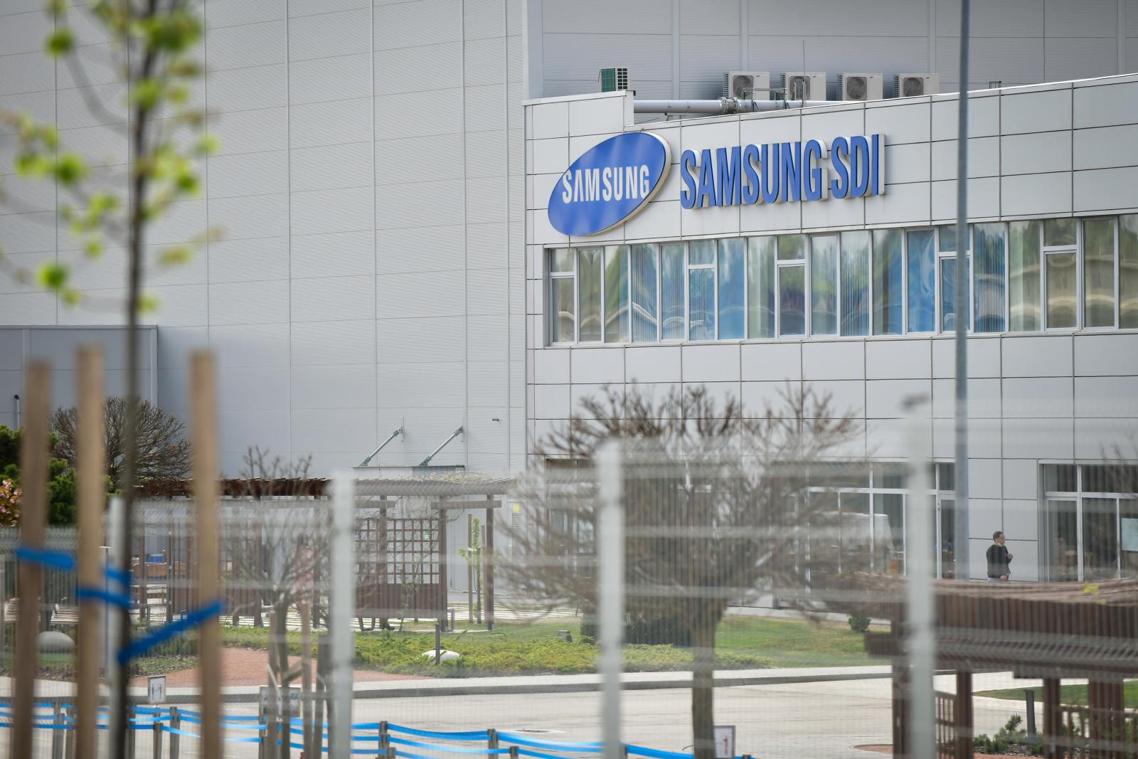 Rákot, idegrendszeri károsodást és tüdőfibrózist is okozhat a Samsung SDI gödi gyárában elszabadult mérgező por