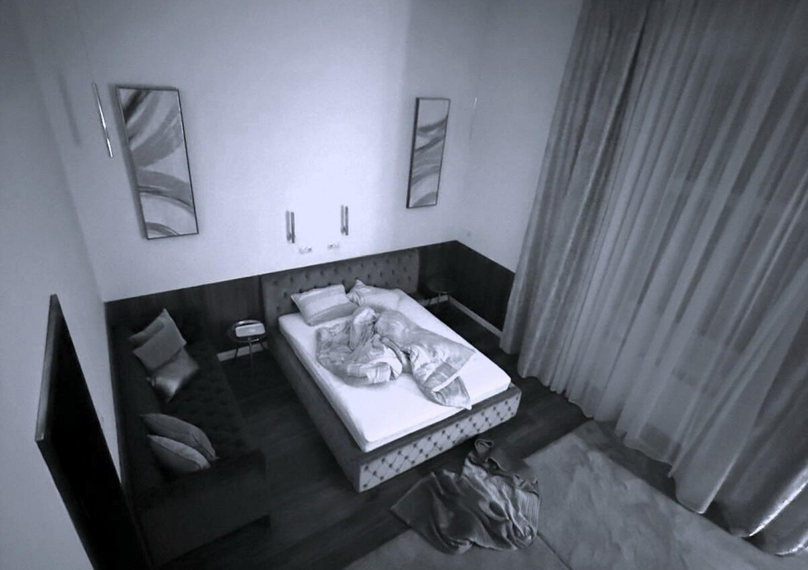 A Tisza Párt és a szex: máris híres lett a bekamerázott szoba