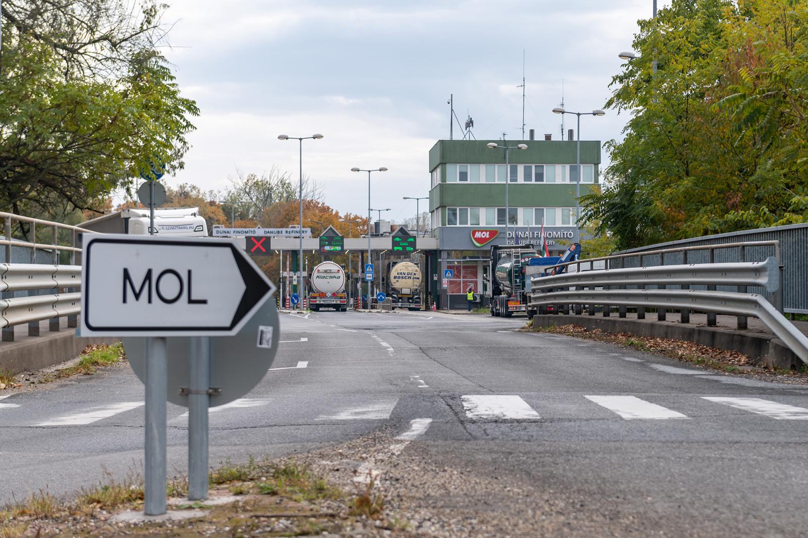 Rejtély, hogy mi történt, a Mol szerint egyszerűen senki sem felelős a százhalombattai olajfinomítóban pusztító tűzért