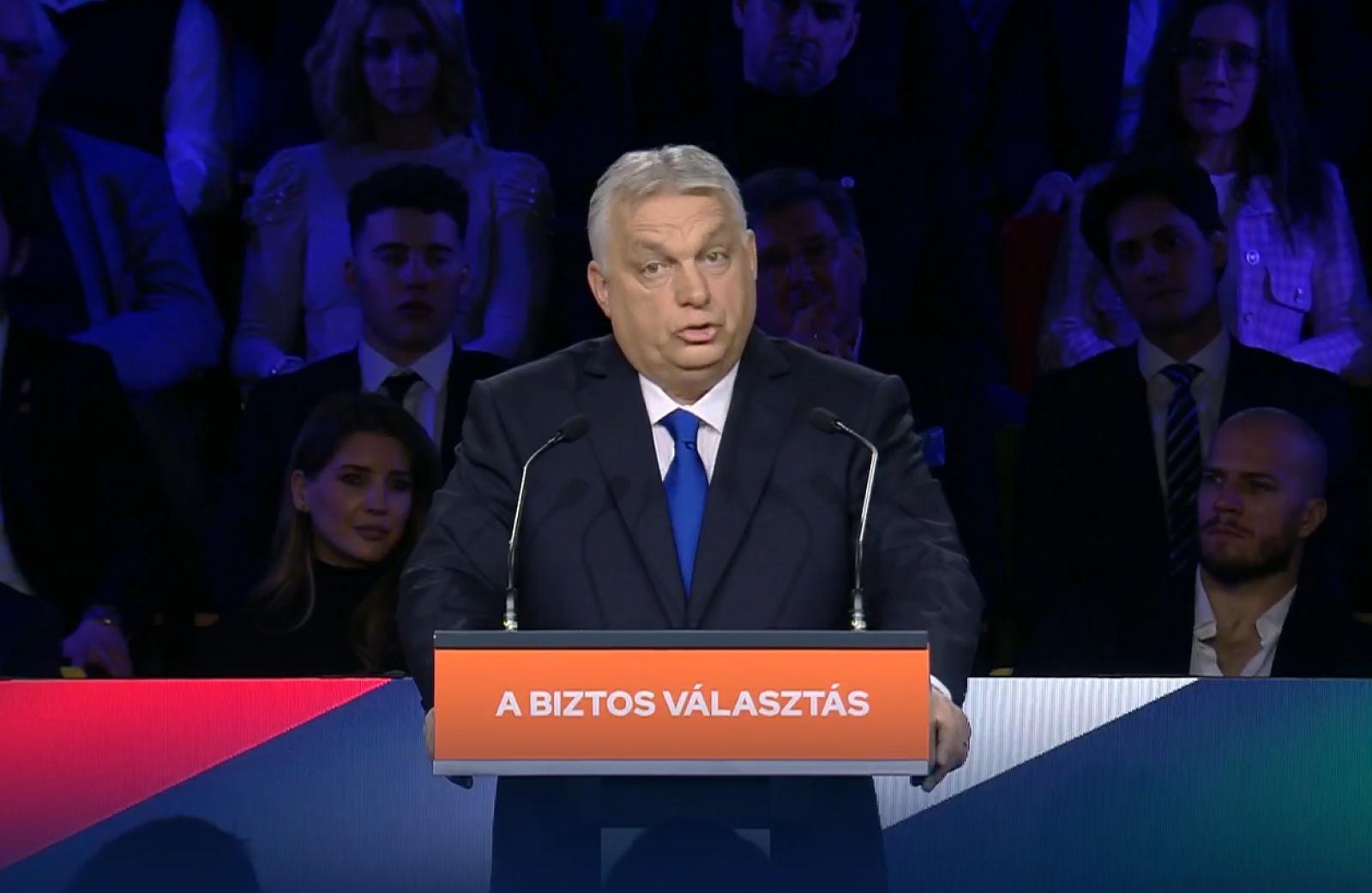 Orbán Viktor: A brüsszeli elnyomó gépezet még működik Magyarországon, de a választás után eltakarítjuk