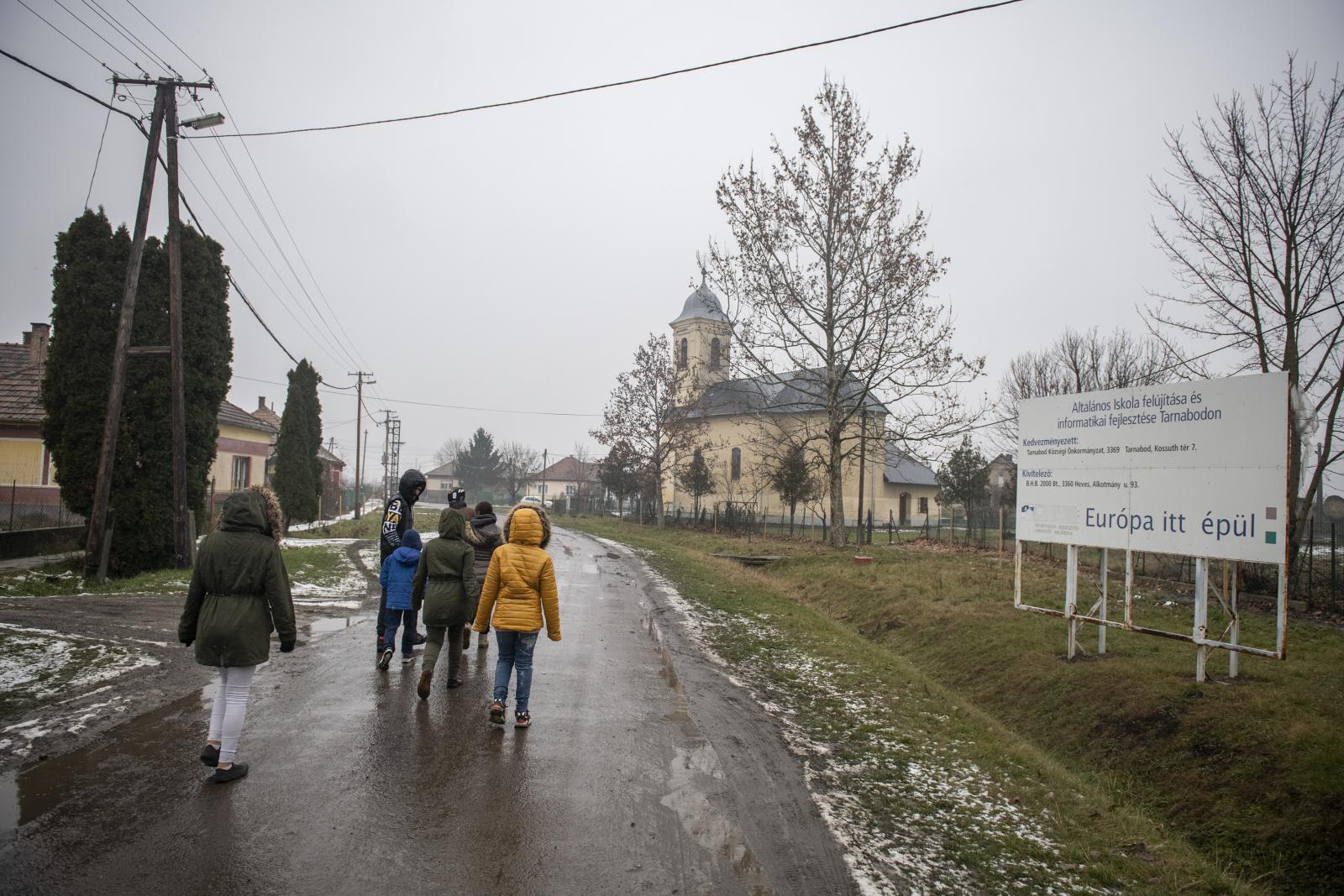 Csaknem félmilliárdot vesznek el az Orbán-kormány kommunikációjára a Magyar Falu Programtól