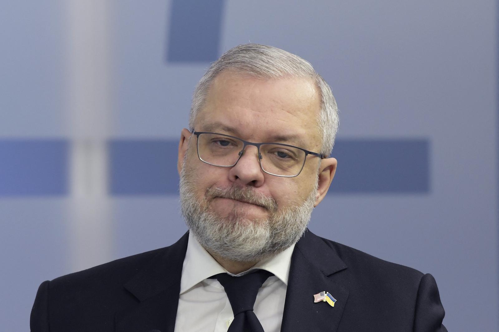 Őrizetbe vették a volt ukrán energiaügyi minisztert, akit kenőpénz tisztára mosásával vádolnak