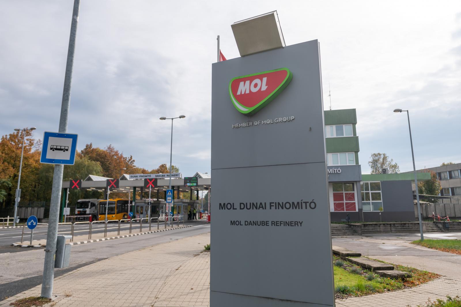 Leállt a Barátság kőolajvezeték, a Mol kezdeményezte a magyar stratégiai olajtartalék felszabadítását