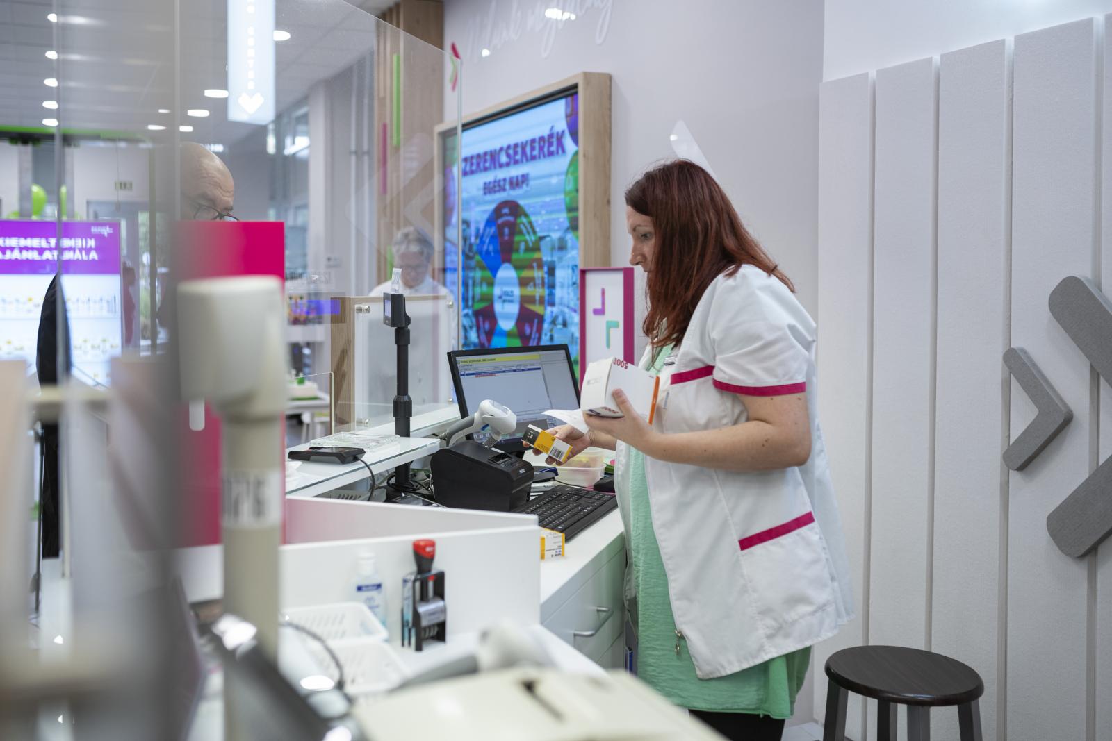 Feldühítette a gyógyszerészeket a Magyar Orvosi Kamara