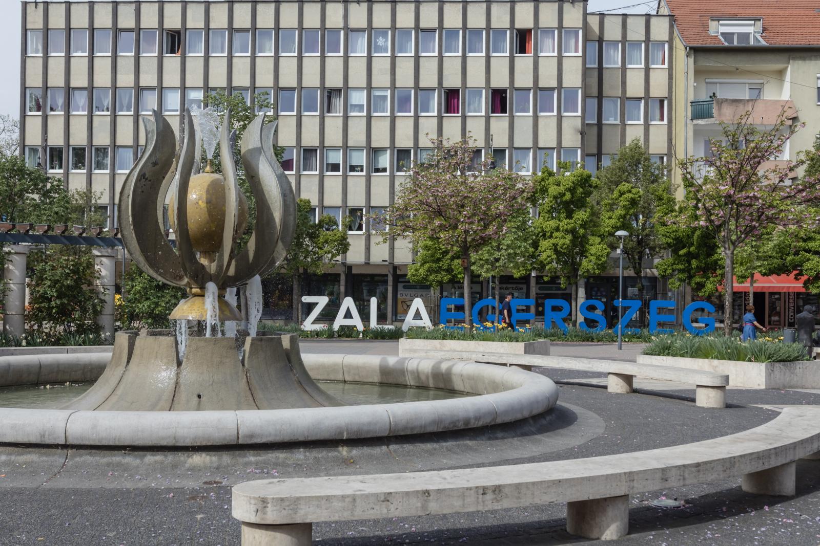 Választás 2026: Zalában nem kell aggódnia a Fidesznek, ott az emberek jobban hisznek a köztévének, mint a saját hűtőszekrényüknek