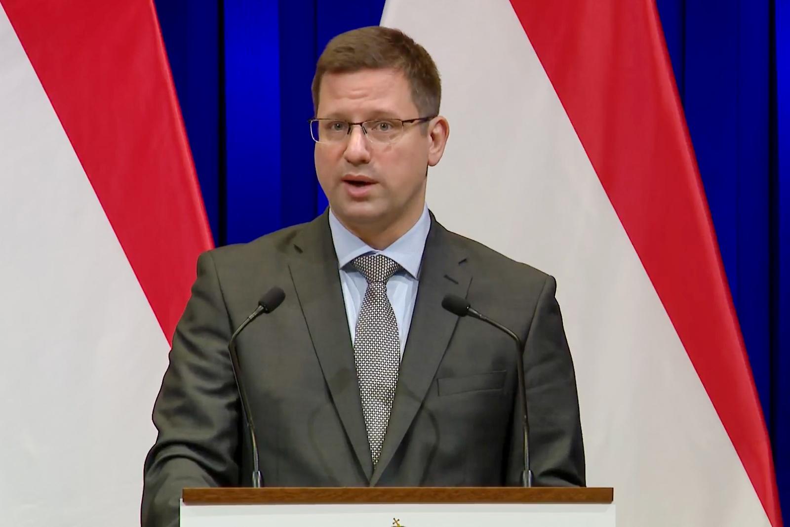 Gulyás Gergely a halál csókjának nevezte Ukrajna EU-csatlakozását