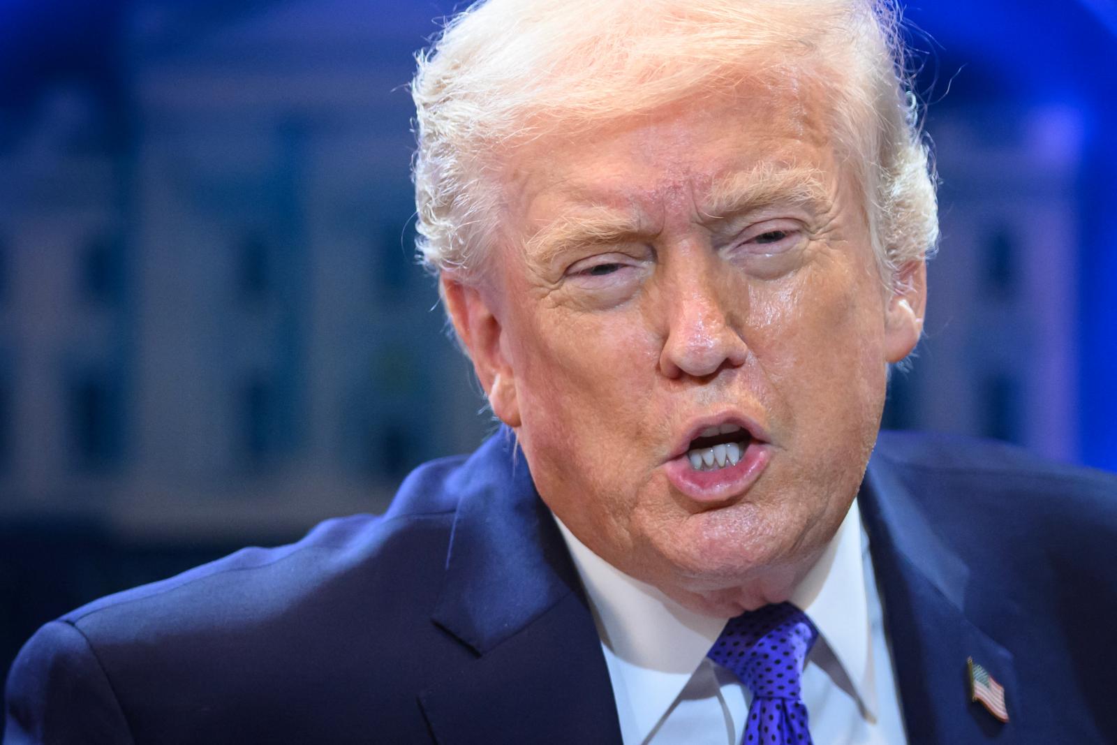 Donald Trump dühös lett, tízszázalékos vámmal bünteti a világot az amerikai legfelsőbb bírósági döntés miatt