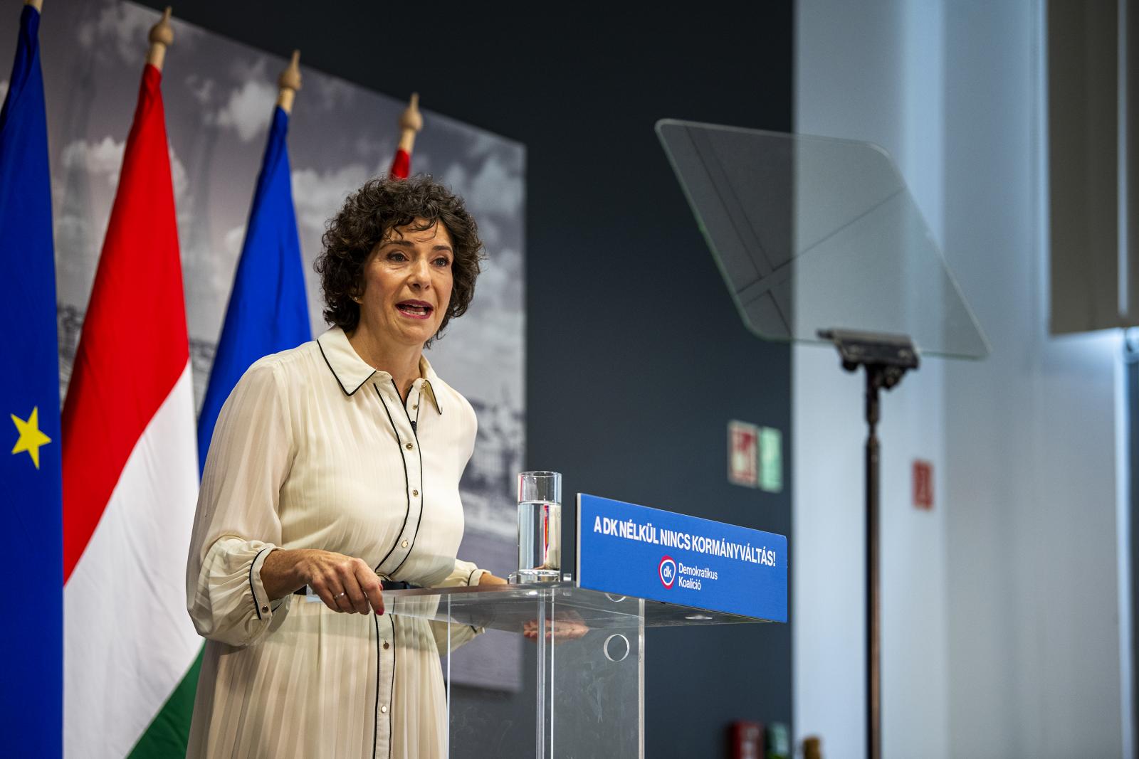 Feljelentést tesz a DK, miután Dobrev Klára és Jakab Péter fenyegető videóüzenetet kapott