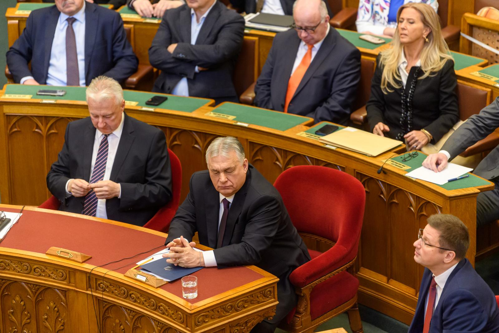 Orbán Viktor: Megemeltük a terrorfenyegetettség készültségi szintjét Magyarországon