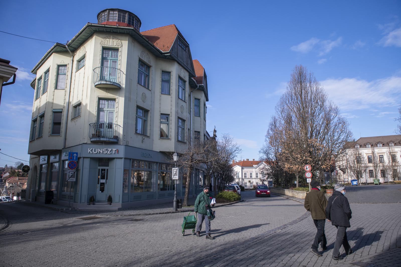 Már nem biztos NER-bástya, Veszprémben reális az esélye, hogy a Tisza két mandátumot is begyűjt
