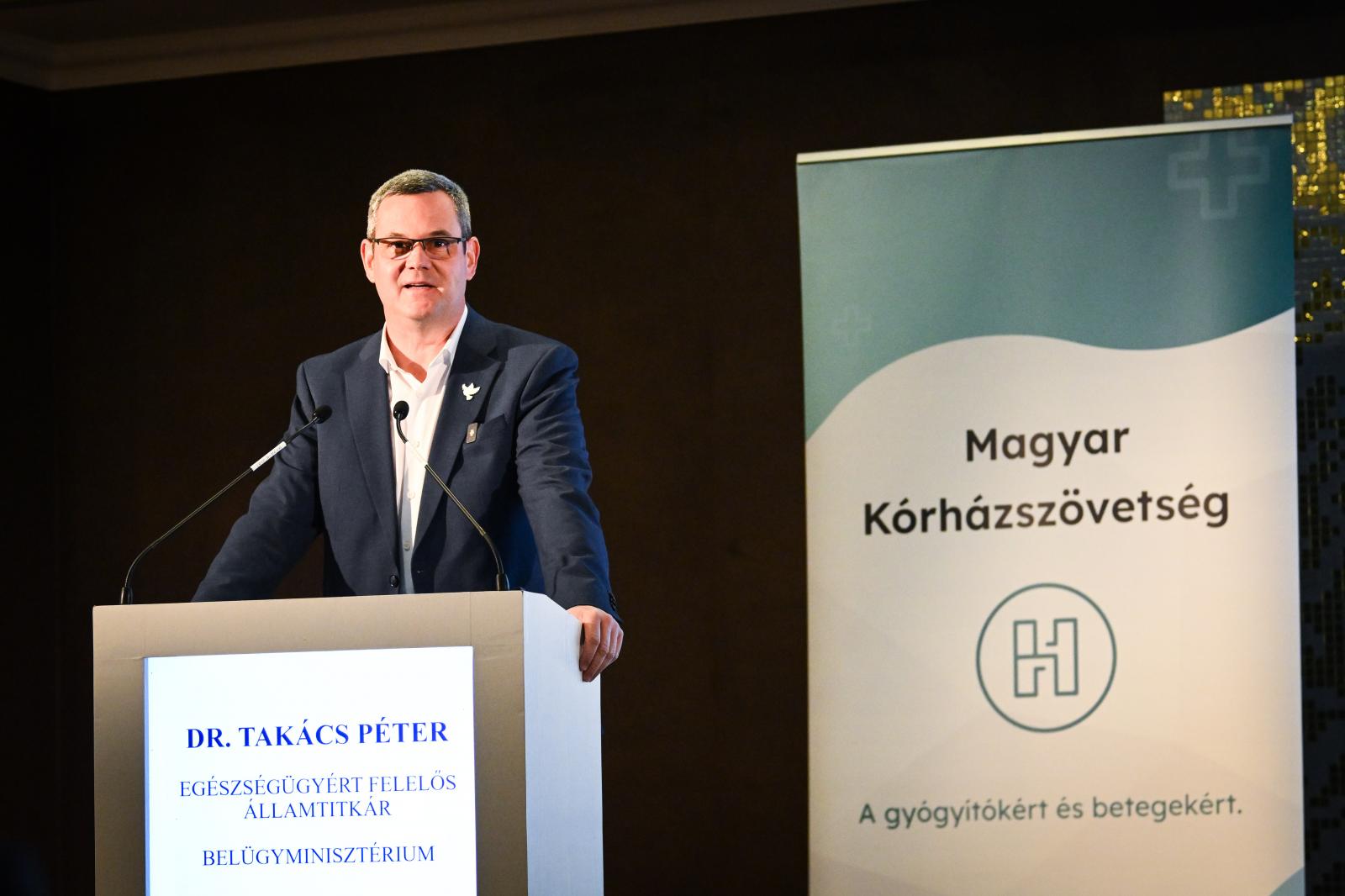 Takács Péter még nem látja a 26 milliárdos képalkotó bevásárlás eredményeit, de megtartotta az utolsó államtitkári beszédét