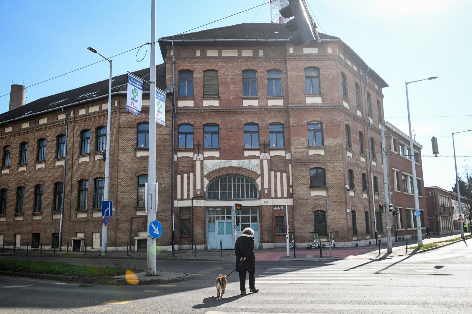 Rendkívül erős félelmekre játszik rá az Orbán-kormány a katonák kivezénylésével, de minden kérését a hadsereg úgysem teljesítené