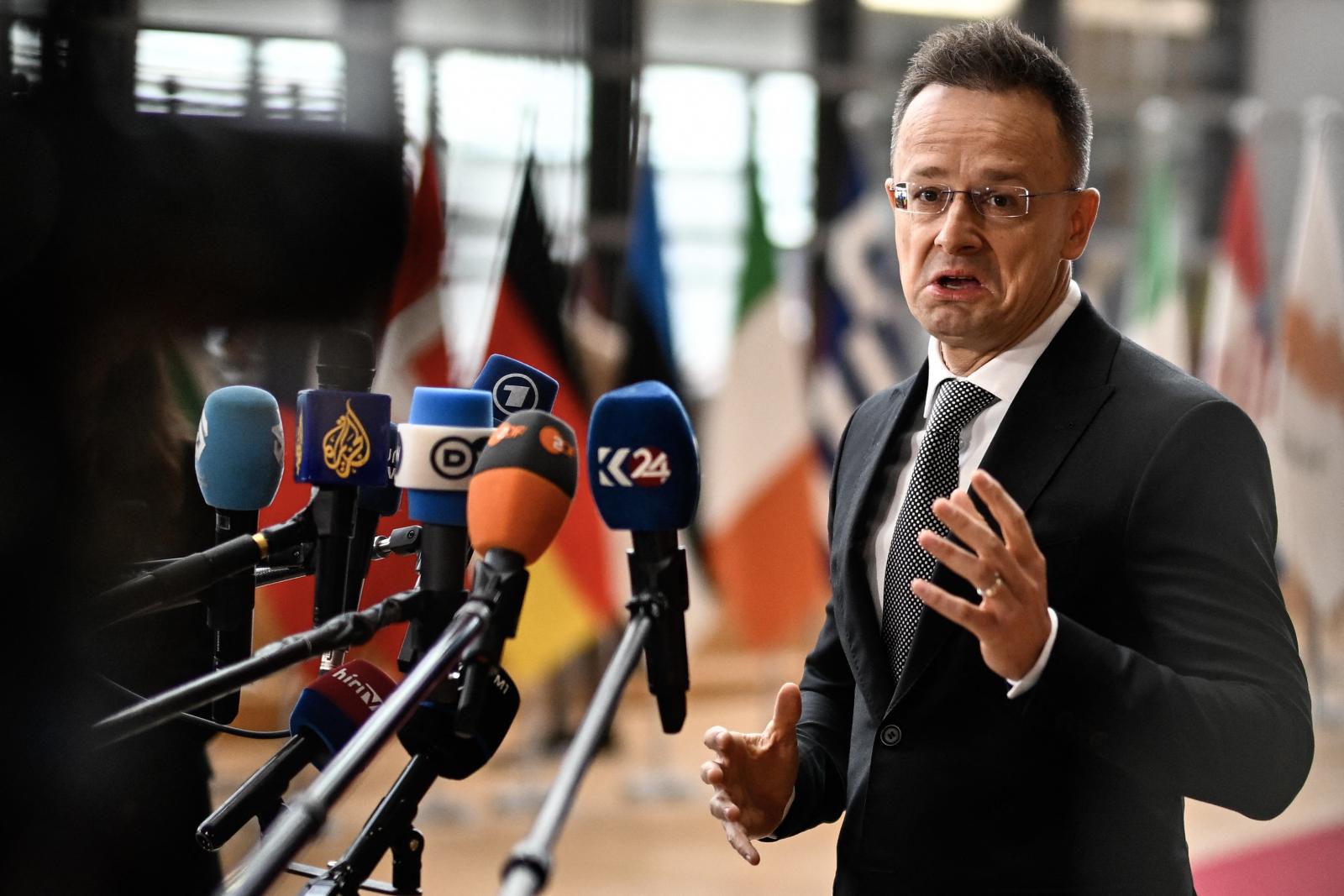 Magyar külpolitika – Regionális éllovasból útszéli dilettáns