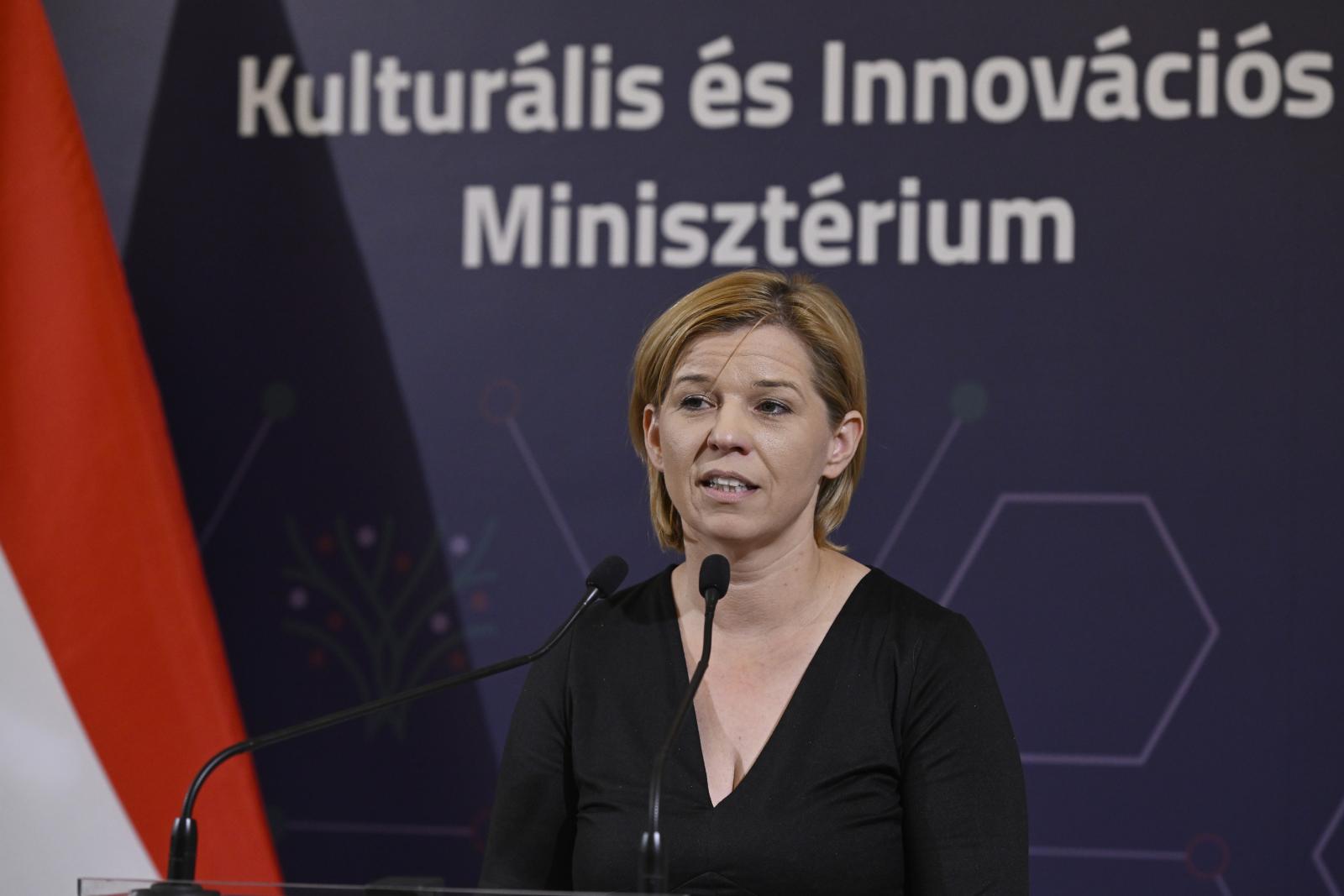 Egymás emberi méltóságának tiszteletben tartását kérte számon az államtitkár, miután az állatorvostanhallgatók kinevették a hitvány, silány emberekről szóló beszédét