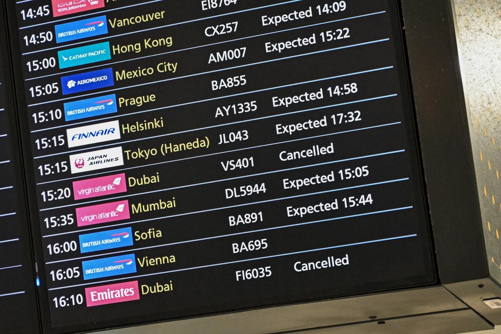 Több ezer magyar ragadt a Közel-Keleten a háború miatt, többségük egyelőre nem tudja, hogyan jut haza