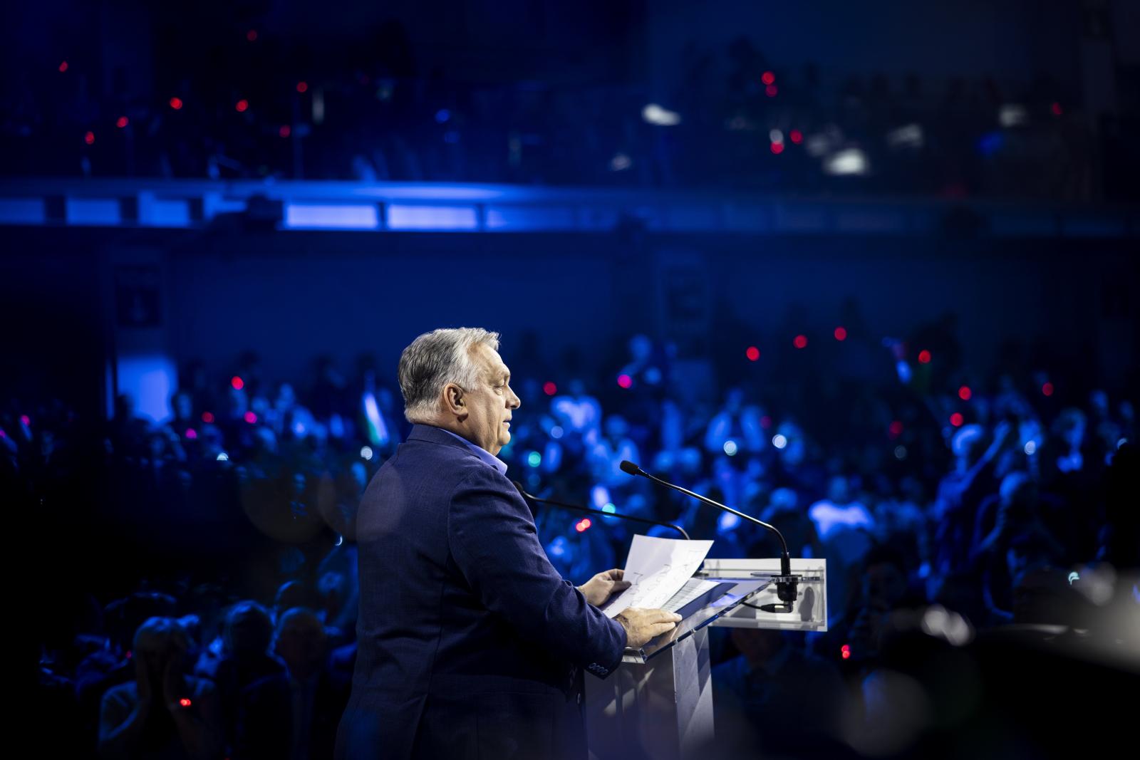 Magyar Péter figyelmeztetett Orbán Viktor ukrán drónjai után