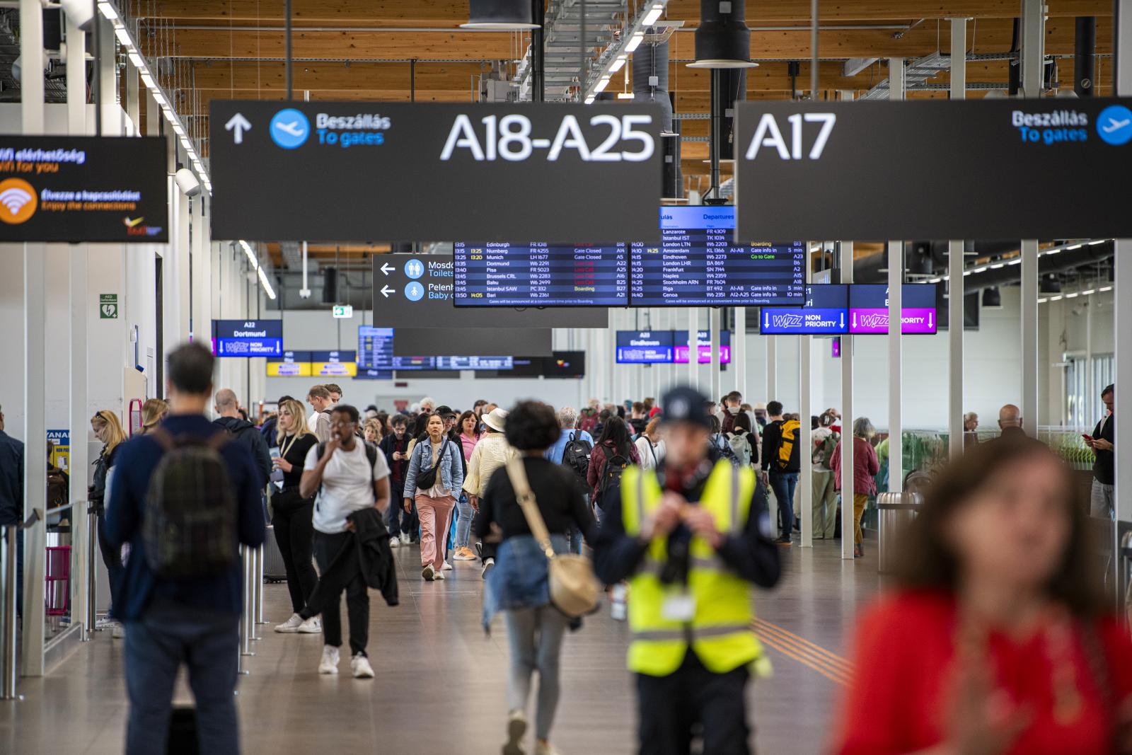 Megerősítették a ferihegyi repülőtér védelmét a közel-keleti helyzet miatt
