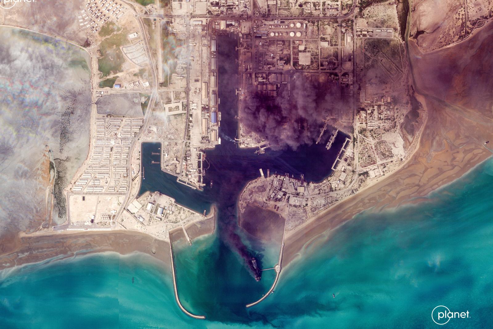 „Felégetünk minden hajót, amely megpróbál átjutni a Hormuzi-szoroson”