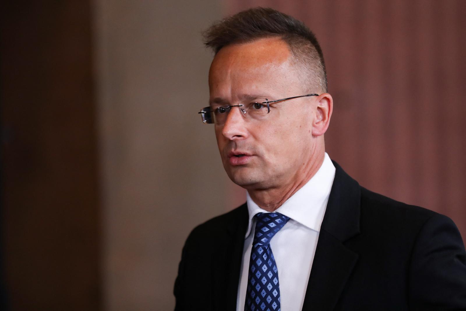 Szijjártó Péter: elindult az első mentesítő járat Jordániába