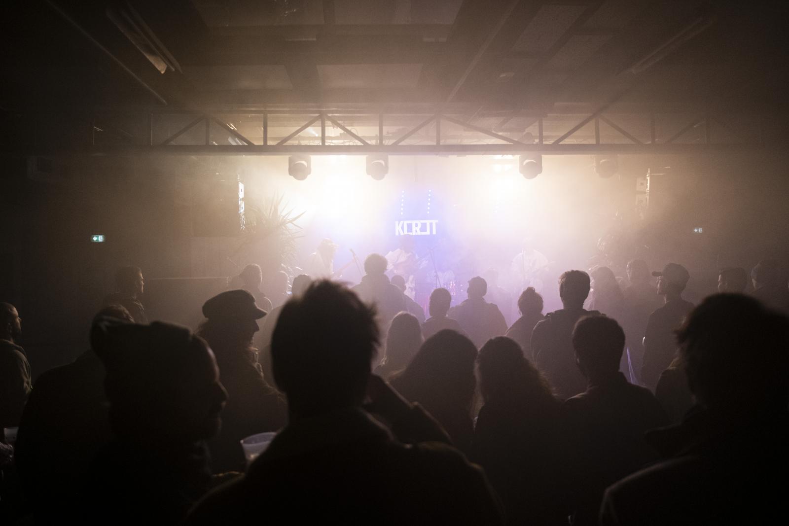 A BRFK szerint valótlanságokat állít a Turbina, Jámbor András és Vitézy Dávid is tiltakozik a szórakozóhely bezárása ellen