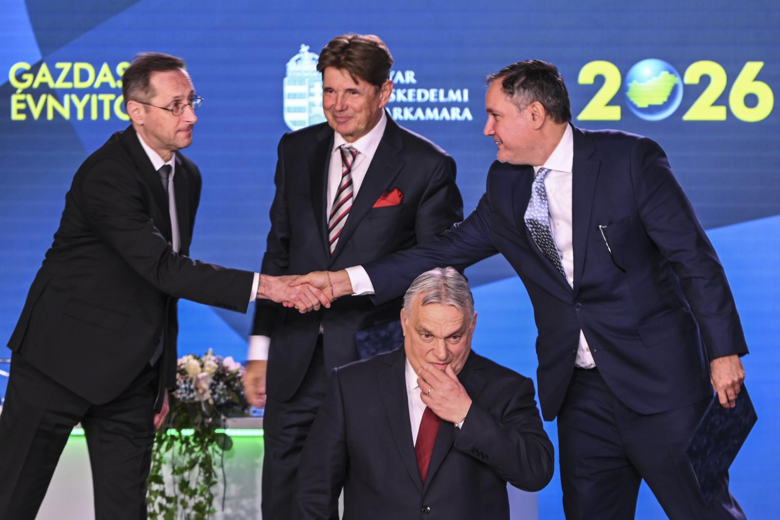 Olyan vad osztogatásba kezdett az Orbán-kormány, hogy már februárban összeomlott a 2026-os költségvetés