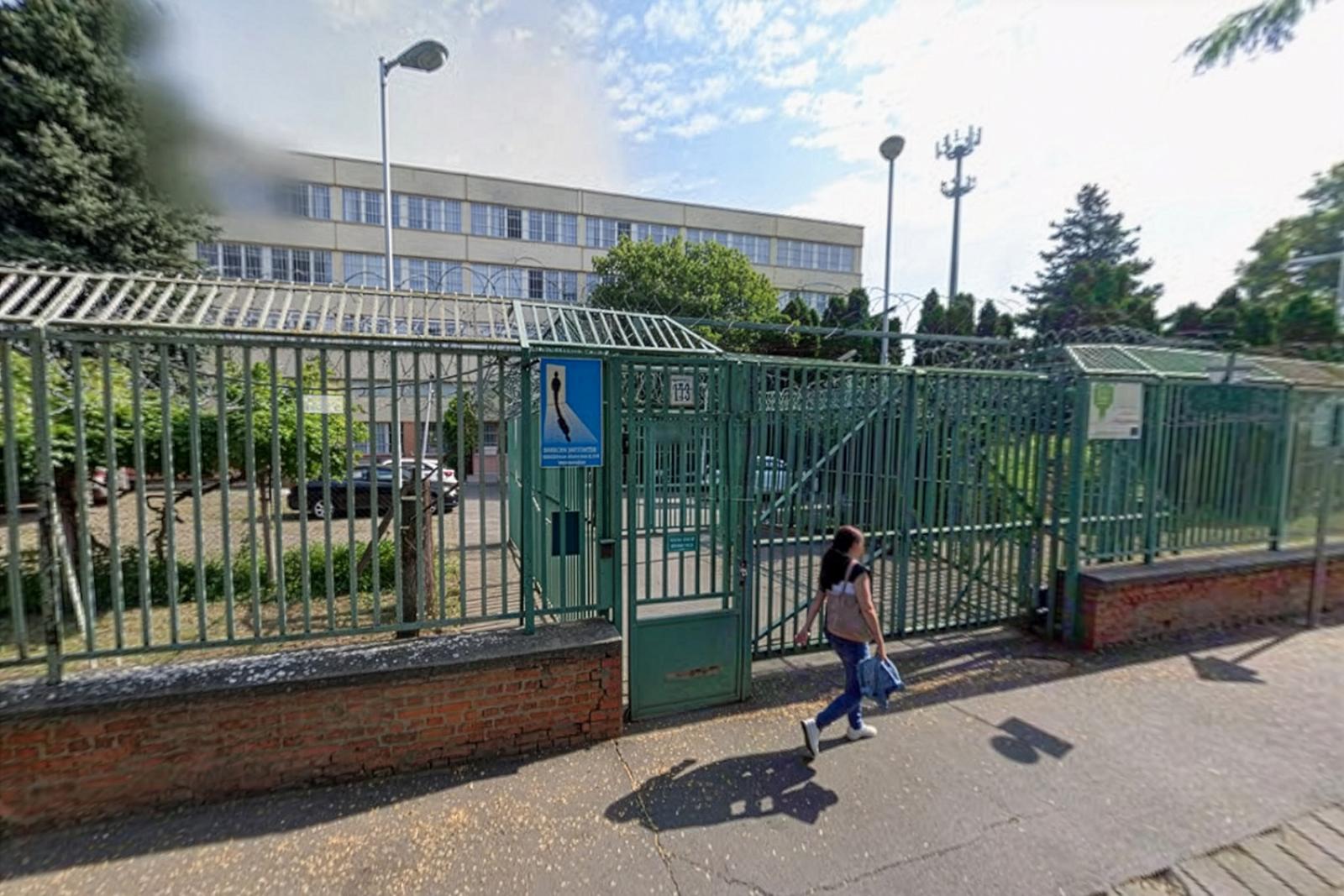 Gyerekeket vert a nevelő a Debreceni Javítóintézetben, vádat emeltek ellene