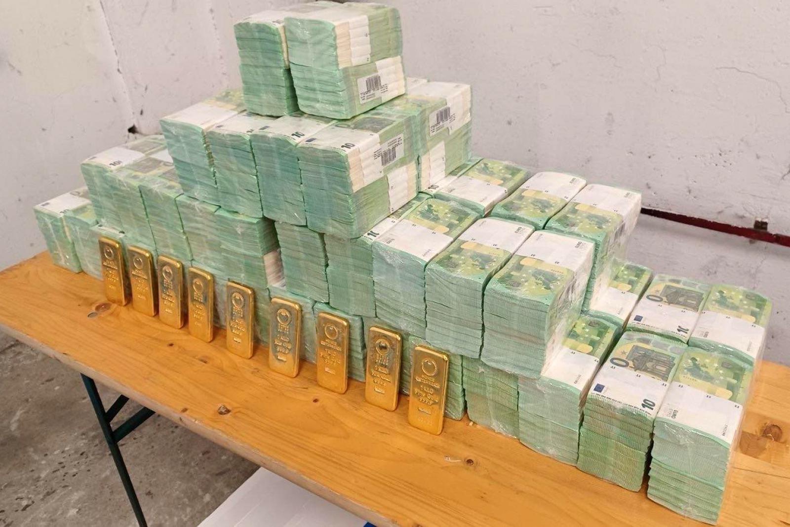 Új útvonalakat keresnek az ukrán bankok a pénzszállítók lefoglalása után