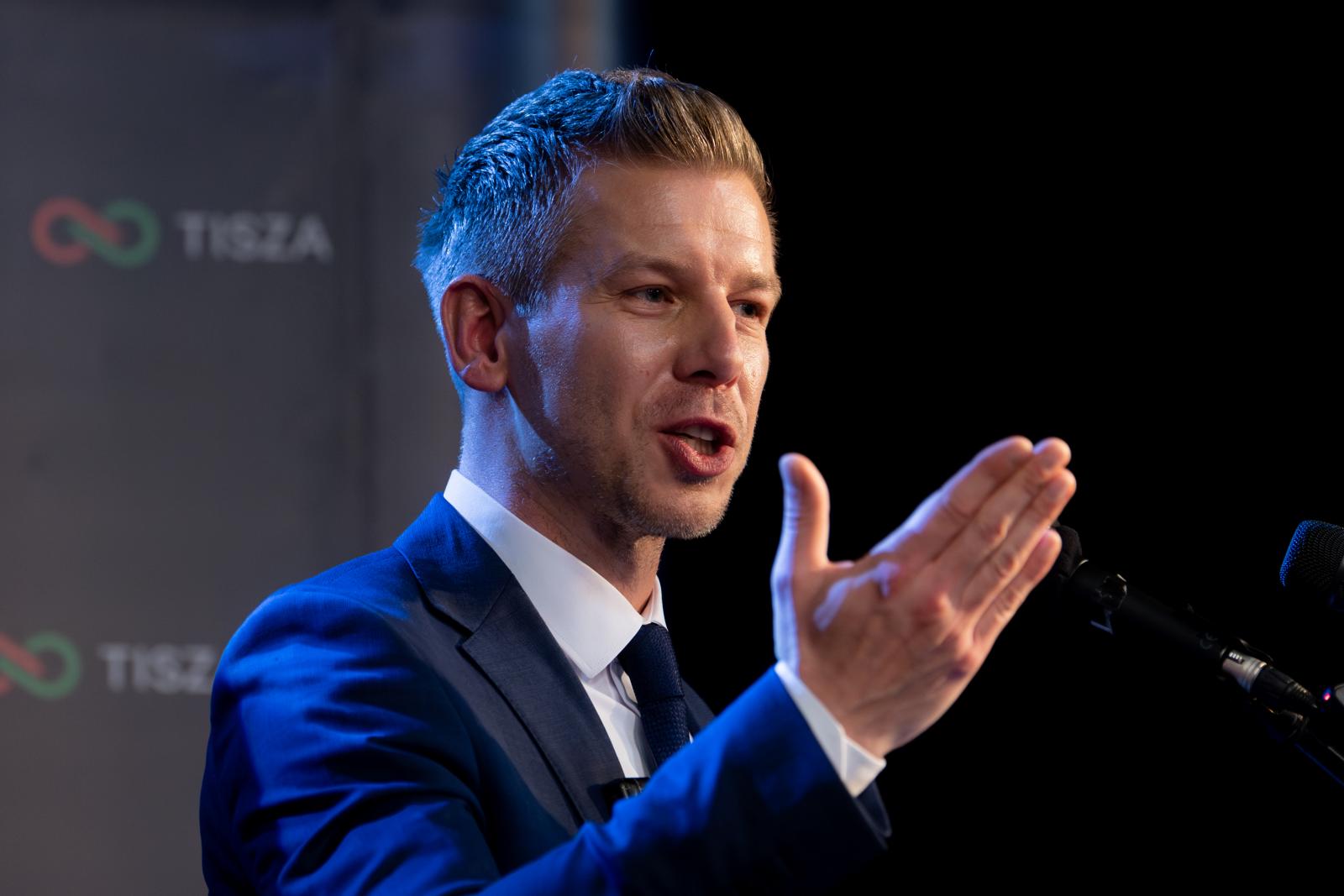 Magyar Péter felszólította Orbán Viktort, hogy hívja össze a parlament nemzetbiztonsági bizottságát az orosz katonai hírszerzők miatt