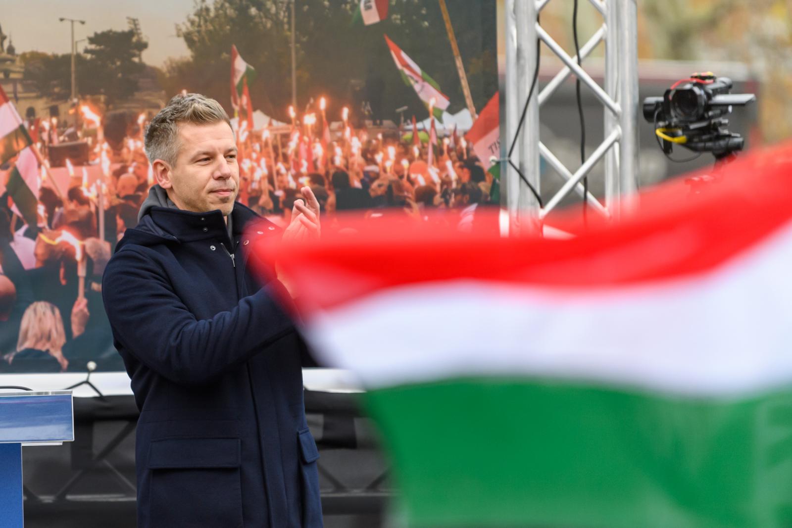 „Ezt már senki nem hiszi el” – mondta Magyar Péter az állítólag meglőtt fideszes aktivistáról