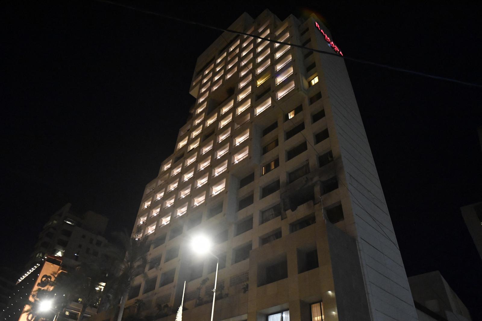 A bejrúti szálloda épülete a támadás után