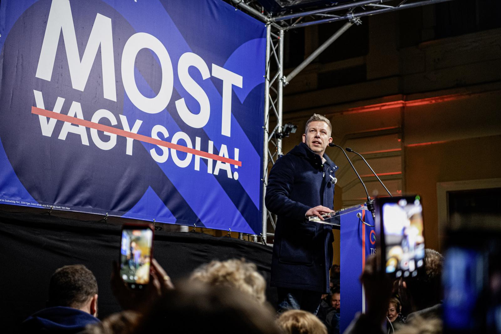 Magyar Péter: Összeomolhat a teljes magyar gazdaság, a Tisza Párt azonnali adócsökkentést és kormányzati beavatkozást követel az üzemanyagpiacon