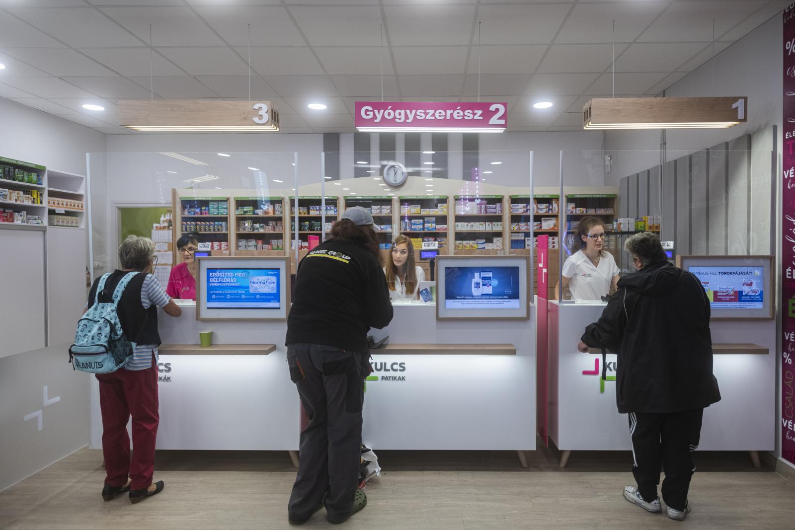 Kinek jó, ha a patikus is írhat receptet?