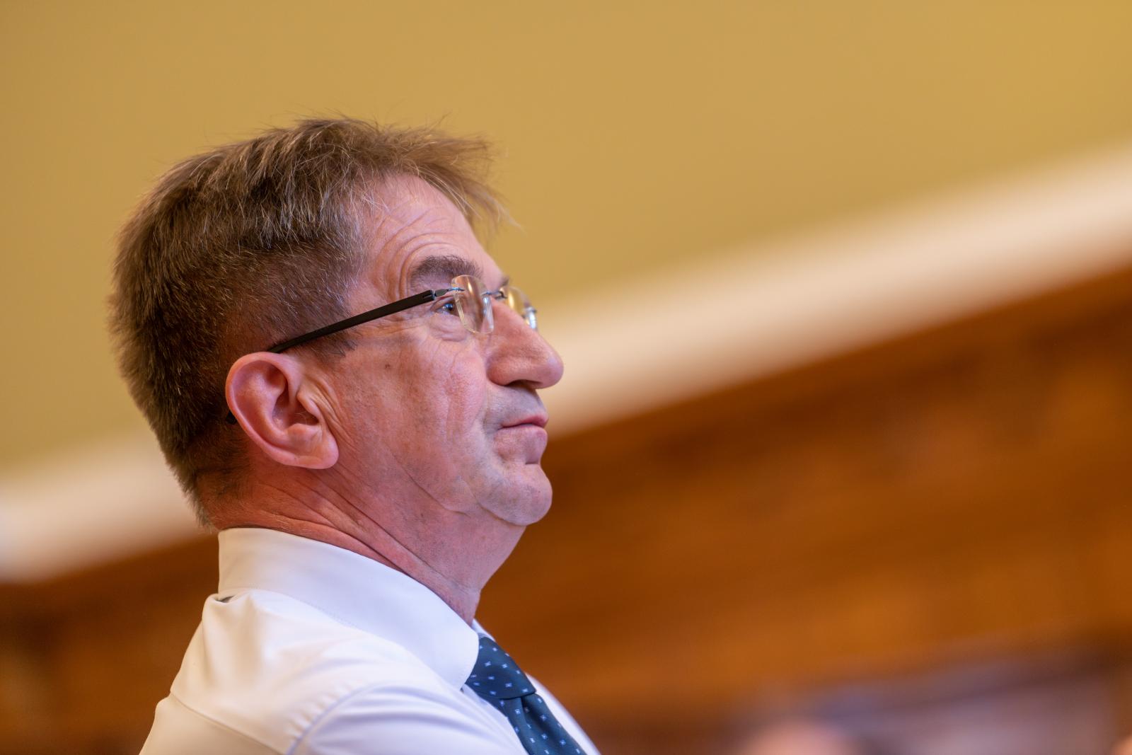 Bocsánatot kért Völner Pál hazugsága miatt az Igazságügyi Minisztérium a Magyar Helsinki Bizottságtól