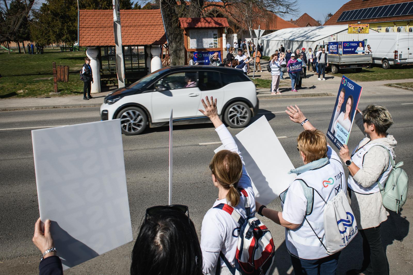 Elítélt exrendőrt indítanak kamujelöltként Kaposváron, Tisza Péter a választás előtt változtatott nevet