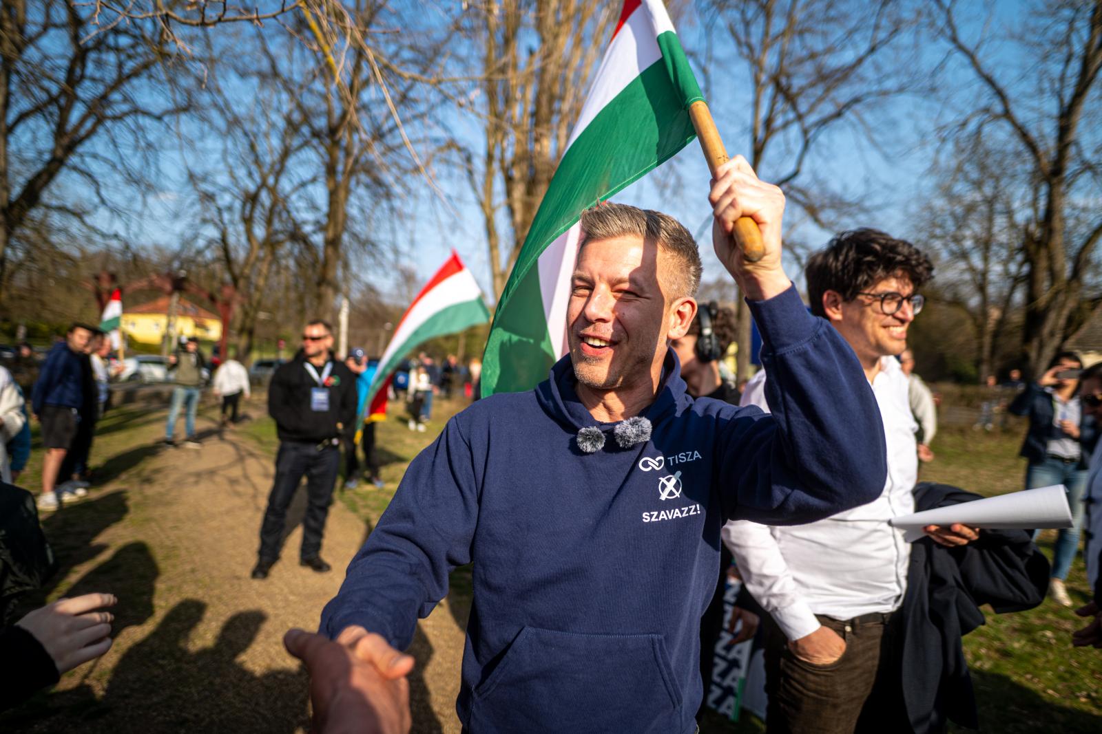 Magyar Péter: Az Orbán-kormány már nem is cáfolja, hogy a titkosszolgálatokkal akarta szétveretni a Tisza Pártot