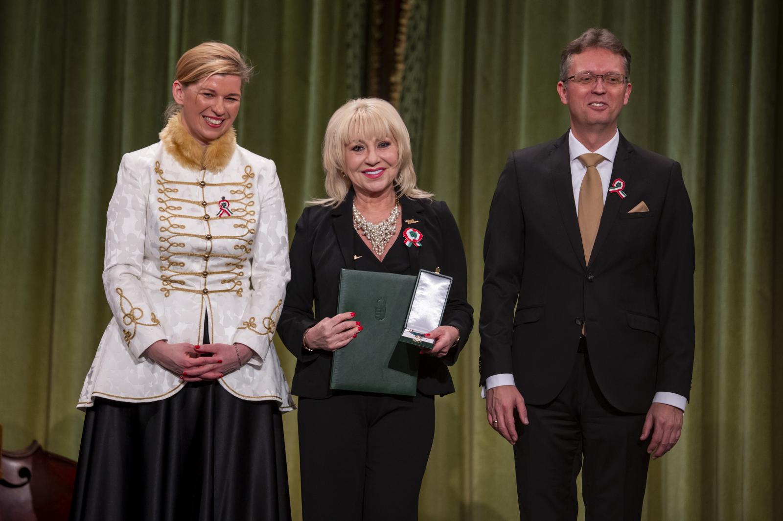 Zoltán Erika, Törőcsik Franciska, Radics Gigi, Korda György, Deák Bill Gyula – Hankó Balázs átadta a 2026-os állami kitüntetéseket és művészeti díjakat