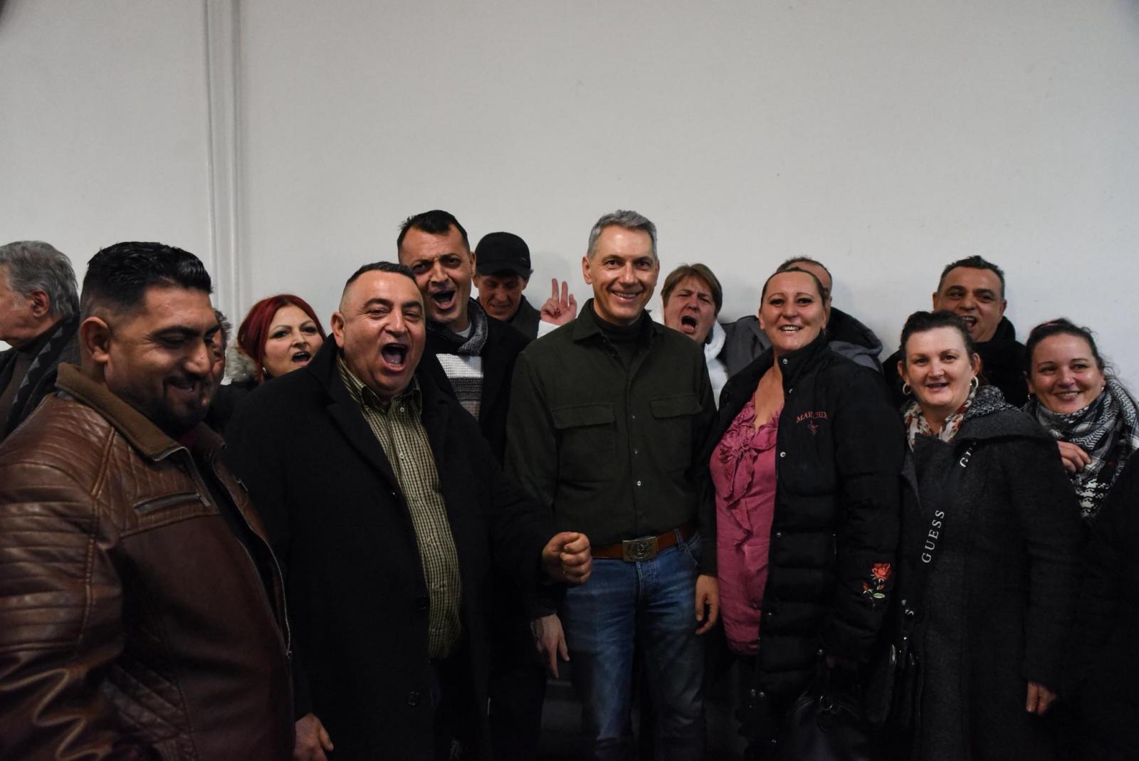 Lázár János nyilván nem úgy gondolta: a miniszter balján Baloghné Vitelics Mónika, jobbján Balogh József