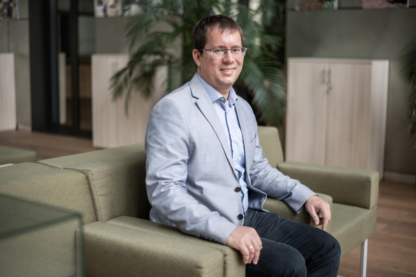 „Ha győz a Fidesz, ifjúsági apátiára, és felgyorsuló migrációs potenciálra számítok”